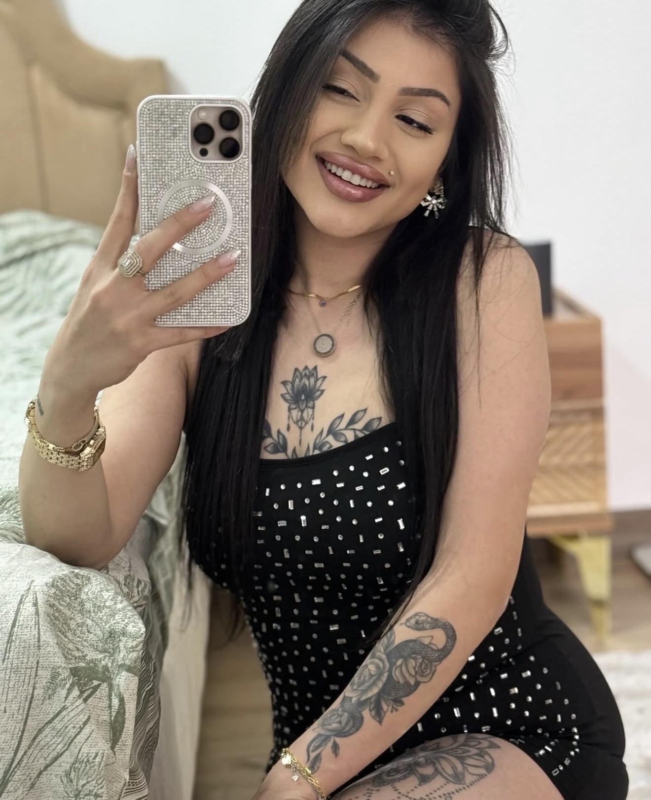 Yeşiltepe Arabada Görüşen Escort Bayan Serap